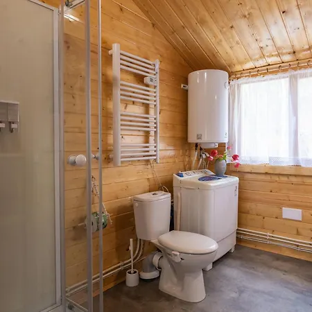 度假居 Nad Jeziorem Strykowskim