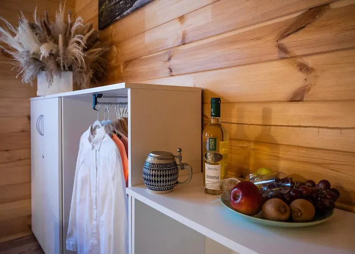 Nad Jeziorem Strykowskim Semesterbostad *