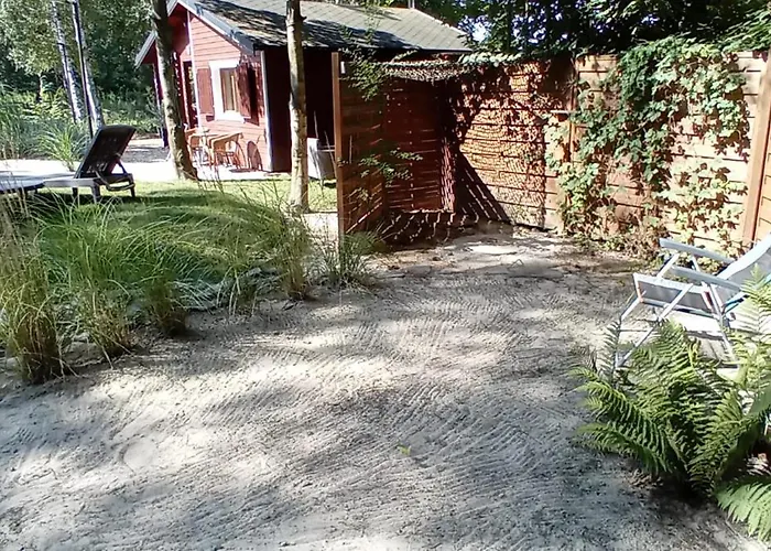 Nad Jeziorem Strykowskim *